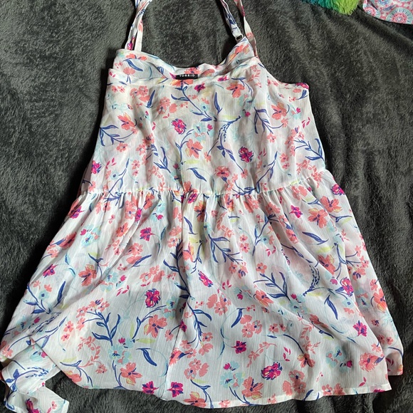 Torrid Floral Spring Flowy Light Tank Top Size 4 - Picture 2 of 3
